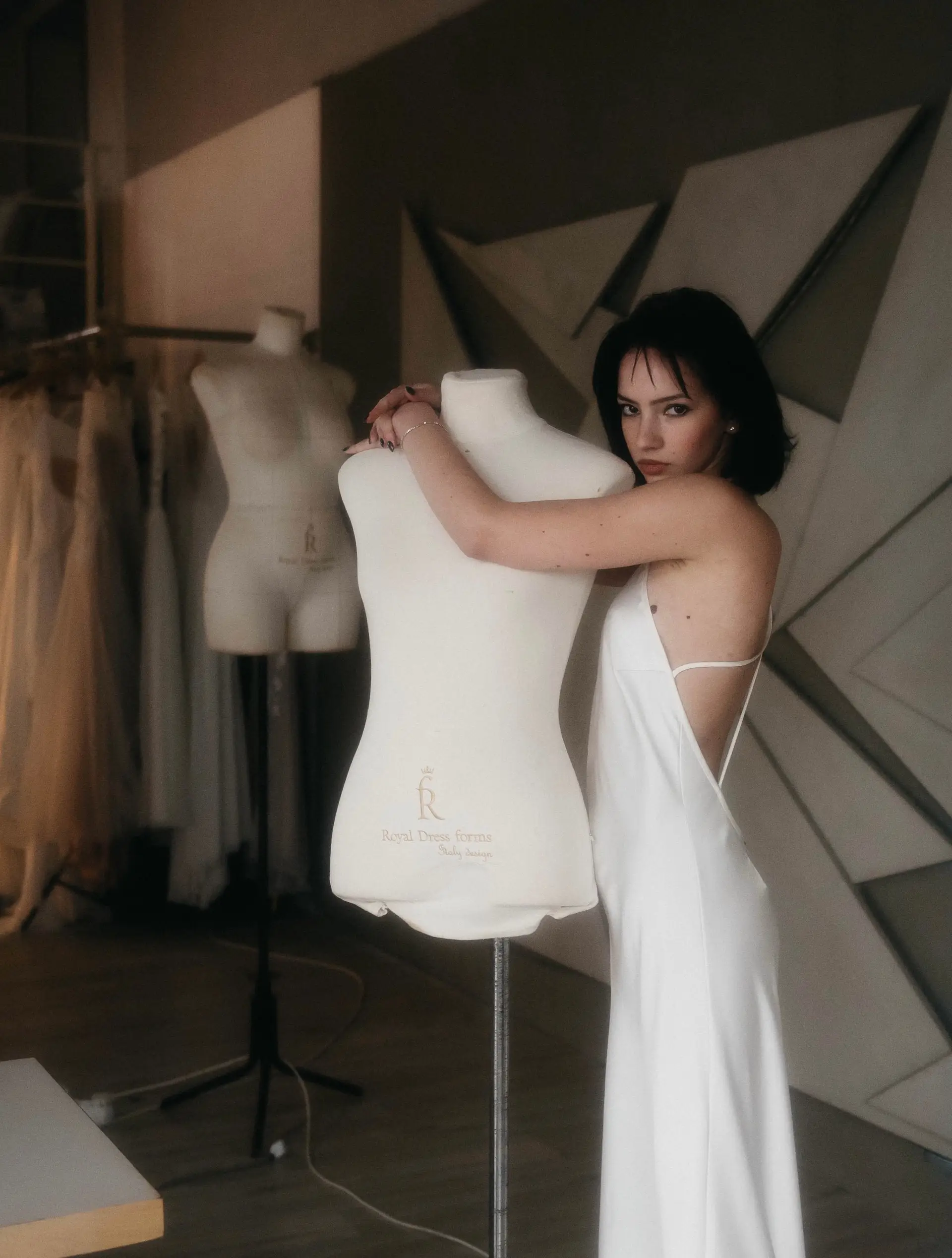 Elegantes Abendkleid Design im Atelier